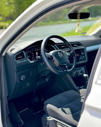 Volkswagen Tiguan cena 93000 przebieg: 129418, rok produkcji 2017 z Piaseczno małe 106
